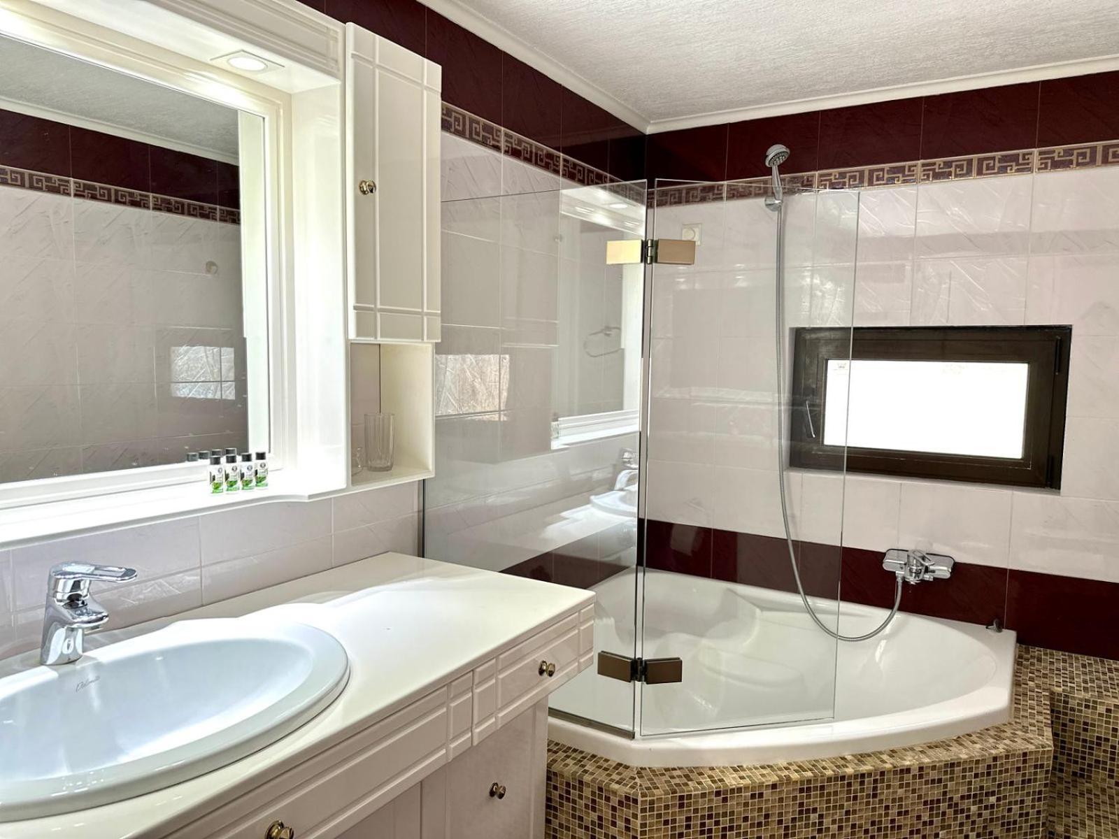 Glyfada Grand Residence Atene Esterno foto